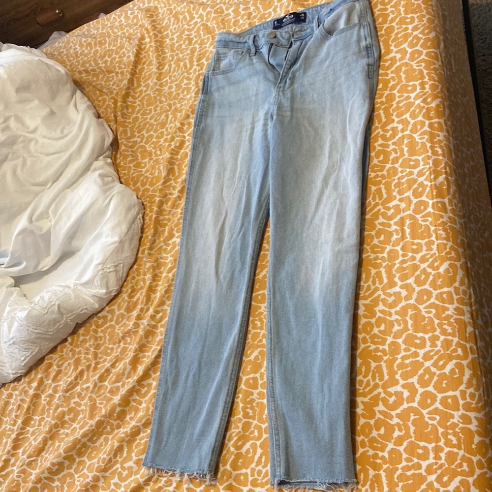 Ultra high rise mom jeans Hollister